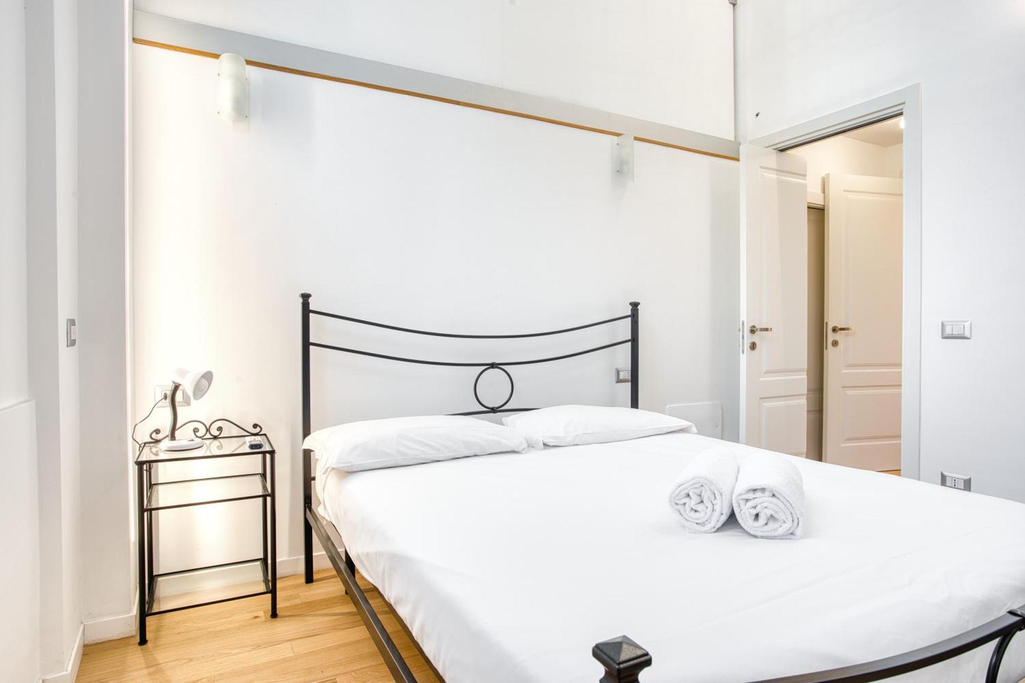 Walk To Navigli - Via Gola - 2 Bedrooms Apt Milan Exterior photo